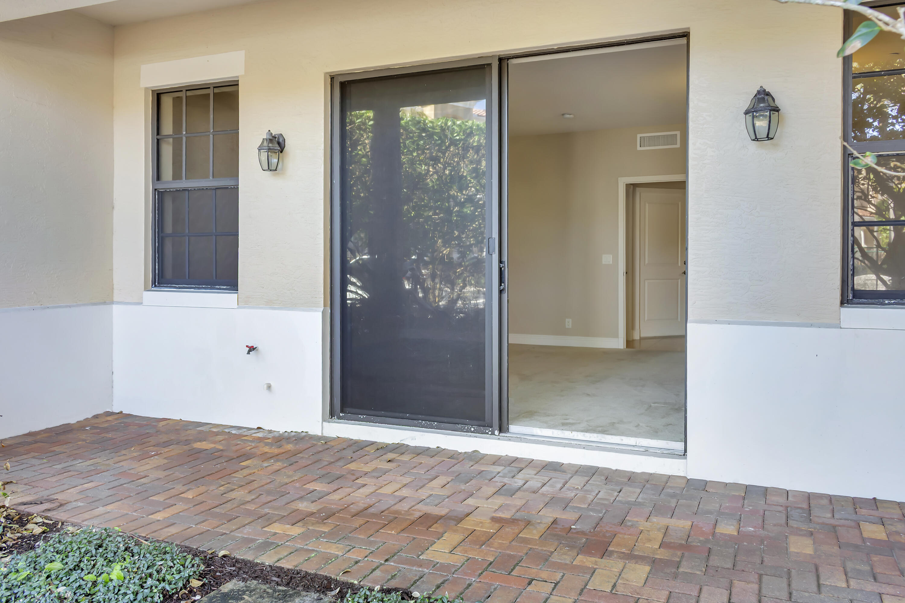 504 Del Sol Tequesta, FL 33469