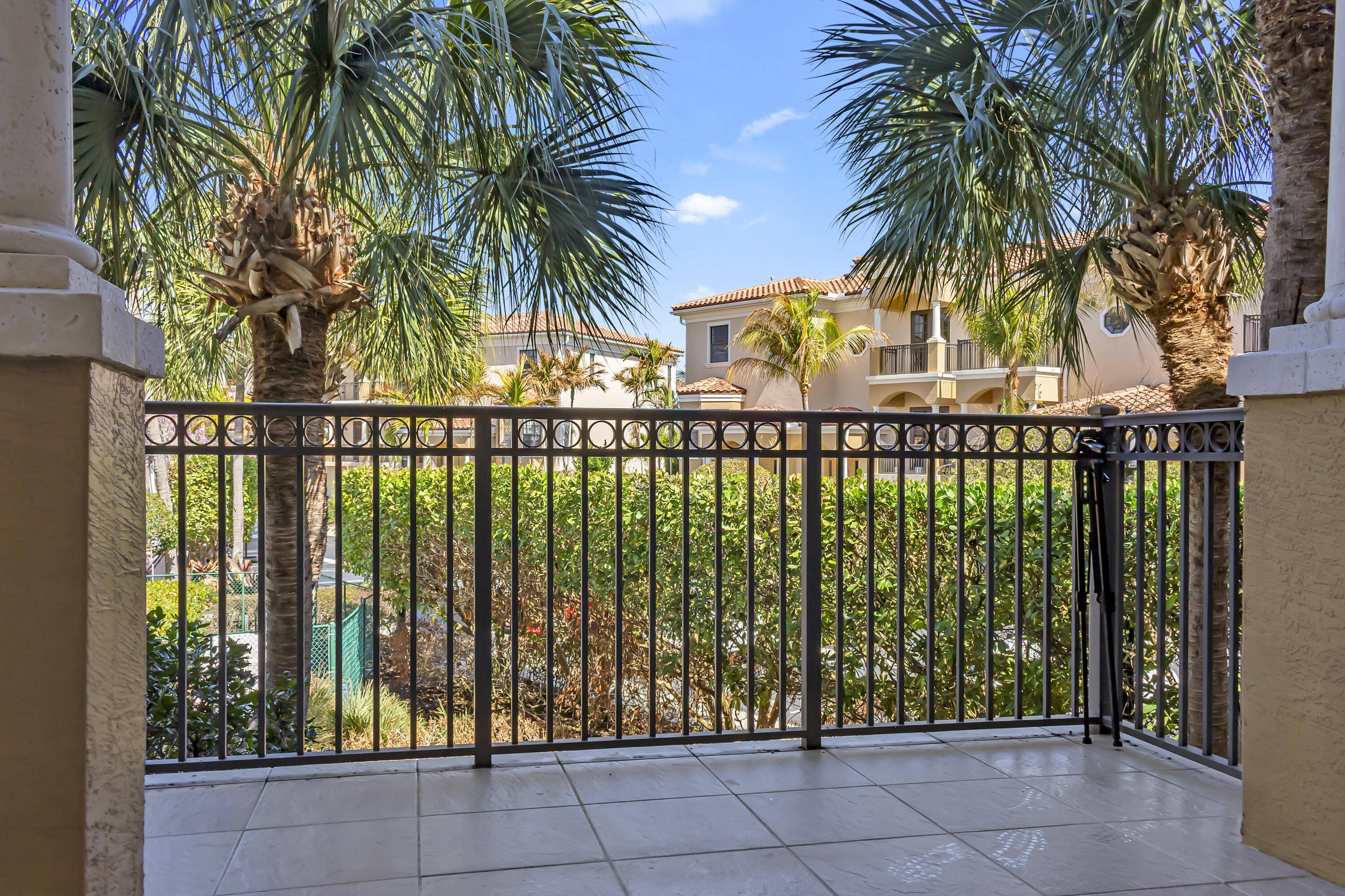 504 Del Sol Tequesta, FL 33469