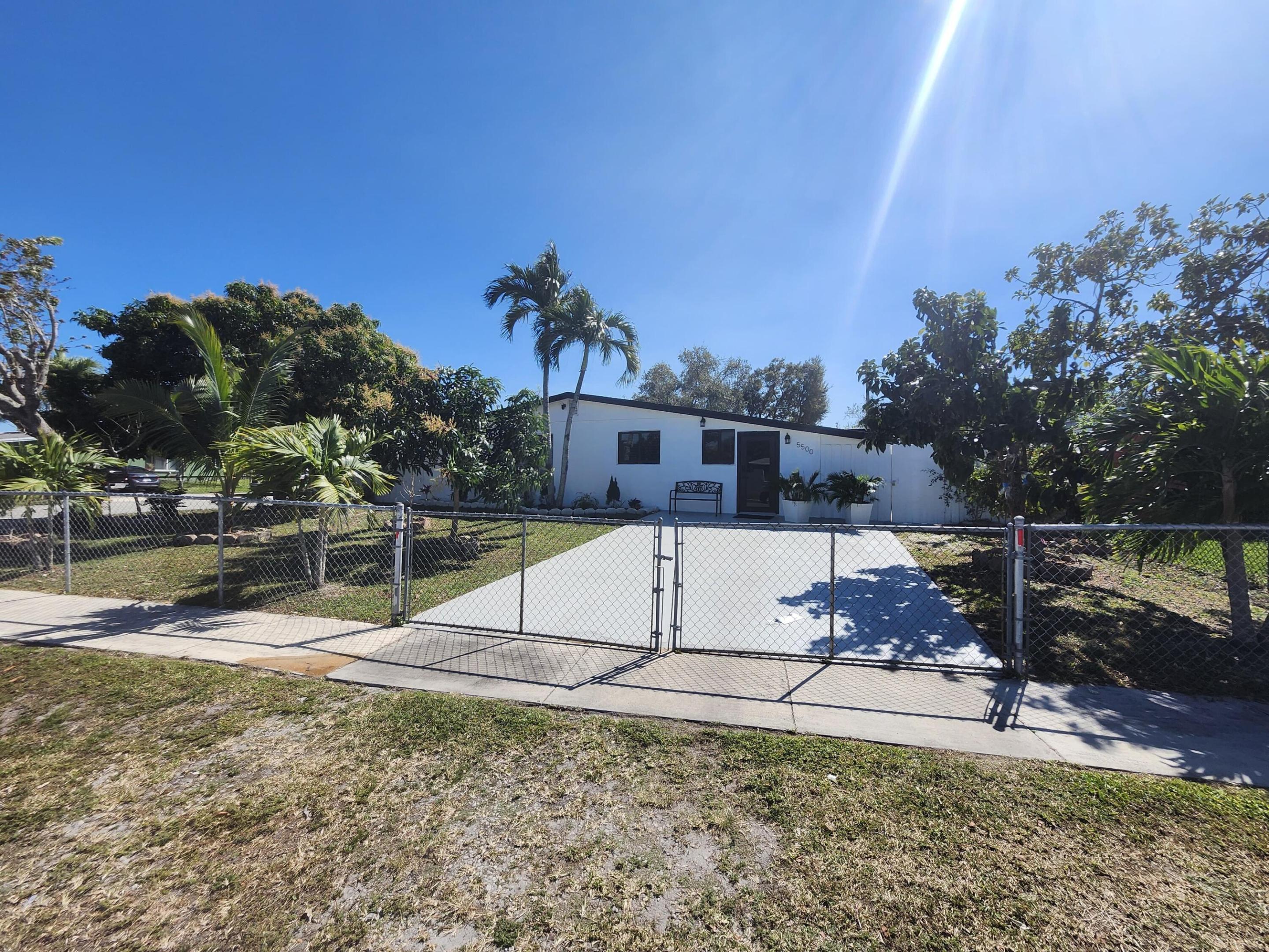 5500 SW Sw 37th St Davie, FL 33314