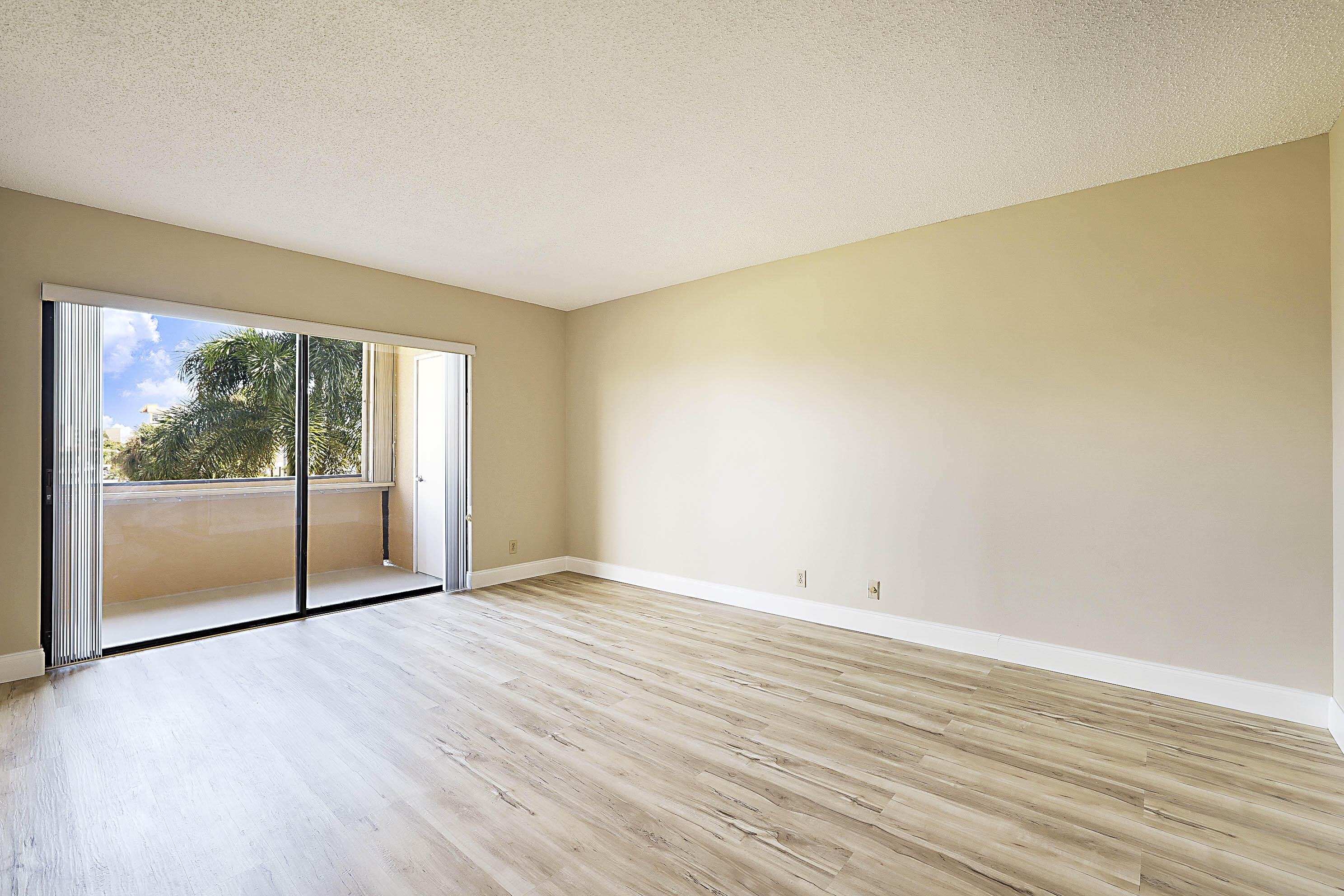 1036 Us Hwy 1 #216 North Palm Beach, FL 33408