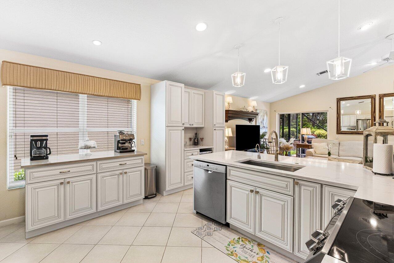 7689 Las Cruces Boynton Beach, FL 33437