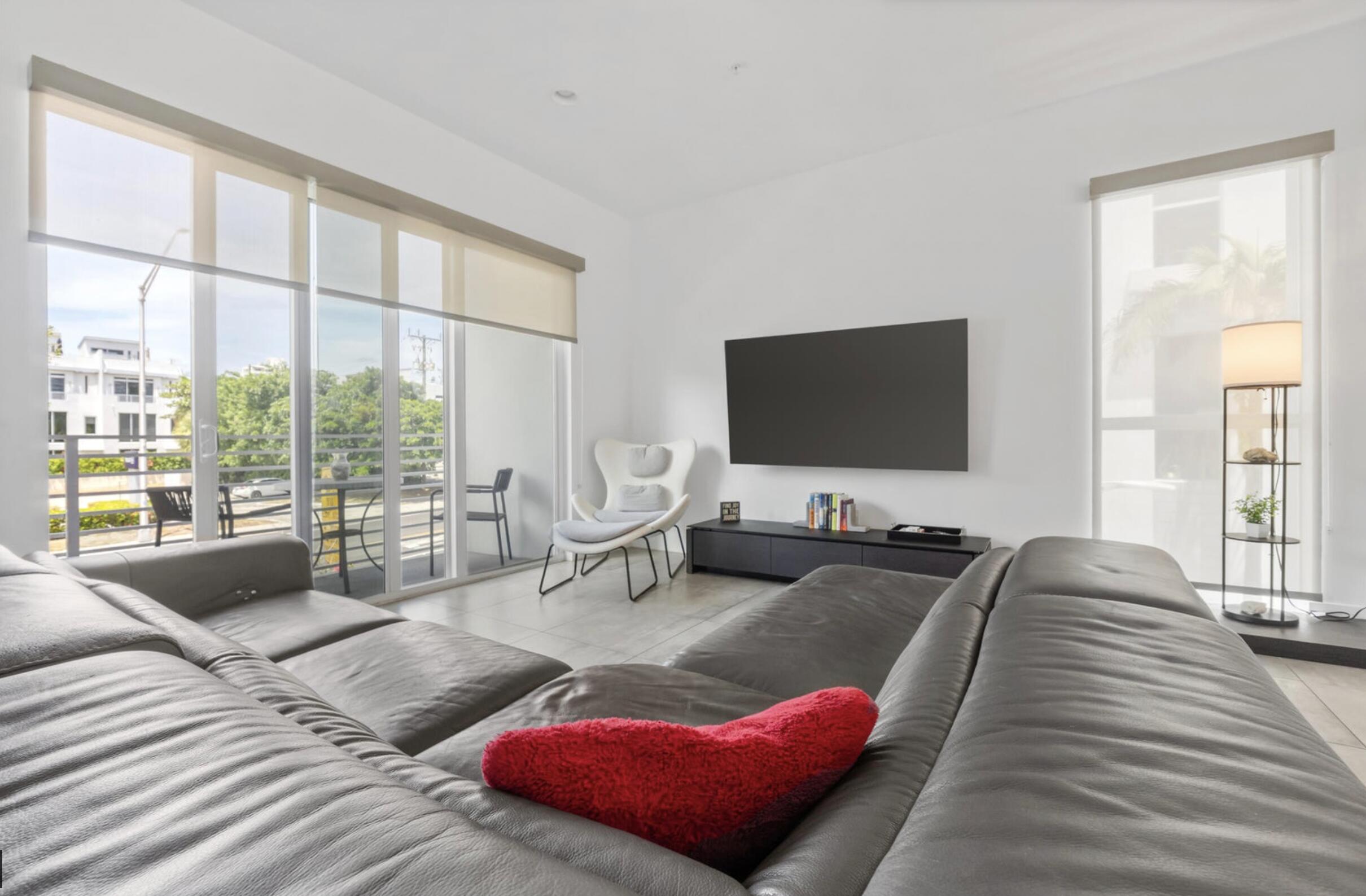 1367 N Ocean Pompano Beach, FL 33062