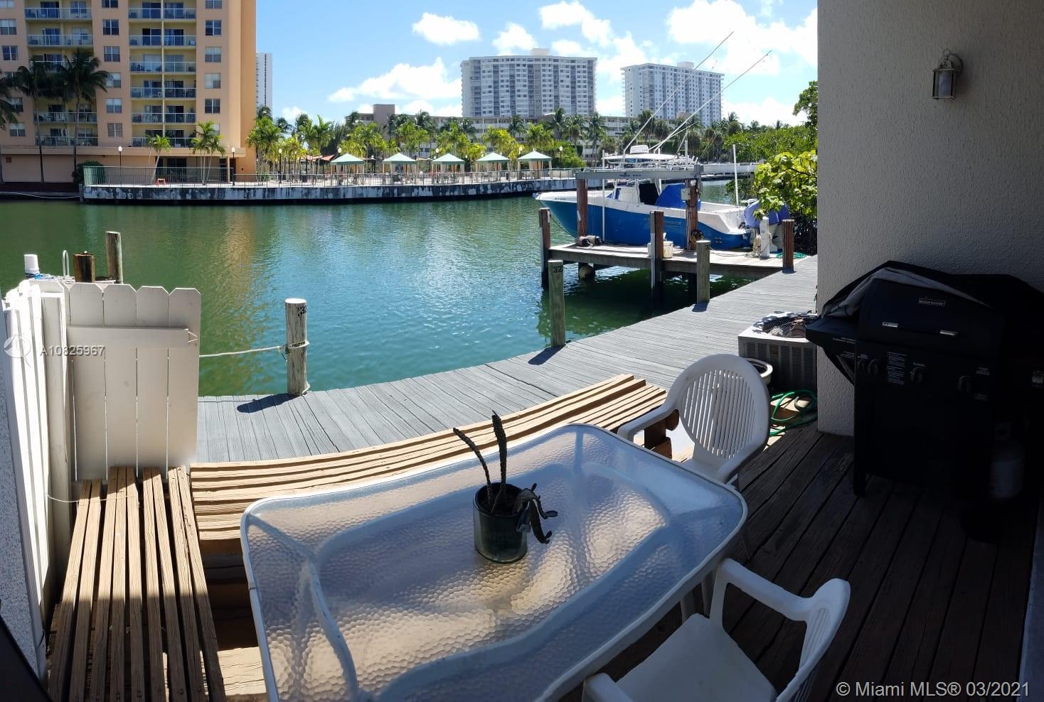 216 Poinciana Dr #206