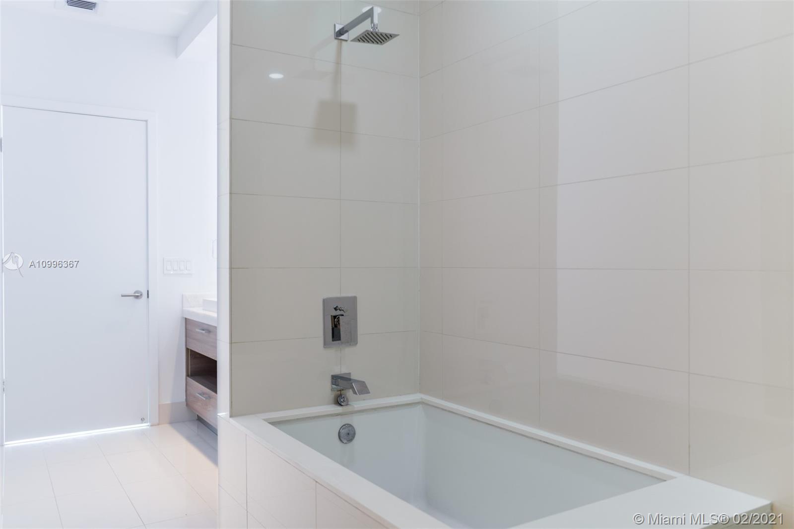 1300 S Miami Ave #PH5206 Miami, FL 33130