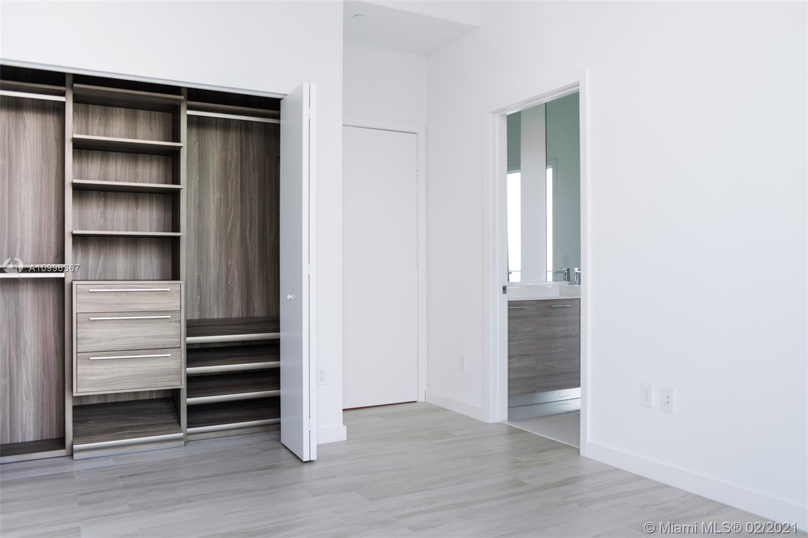 1300 S Miami Ave #PH5206 Miami, FL 33130