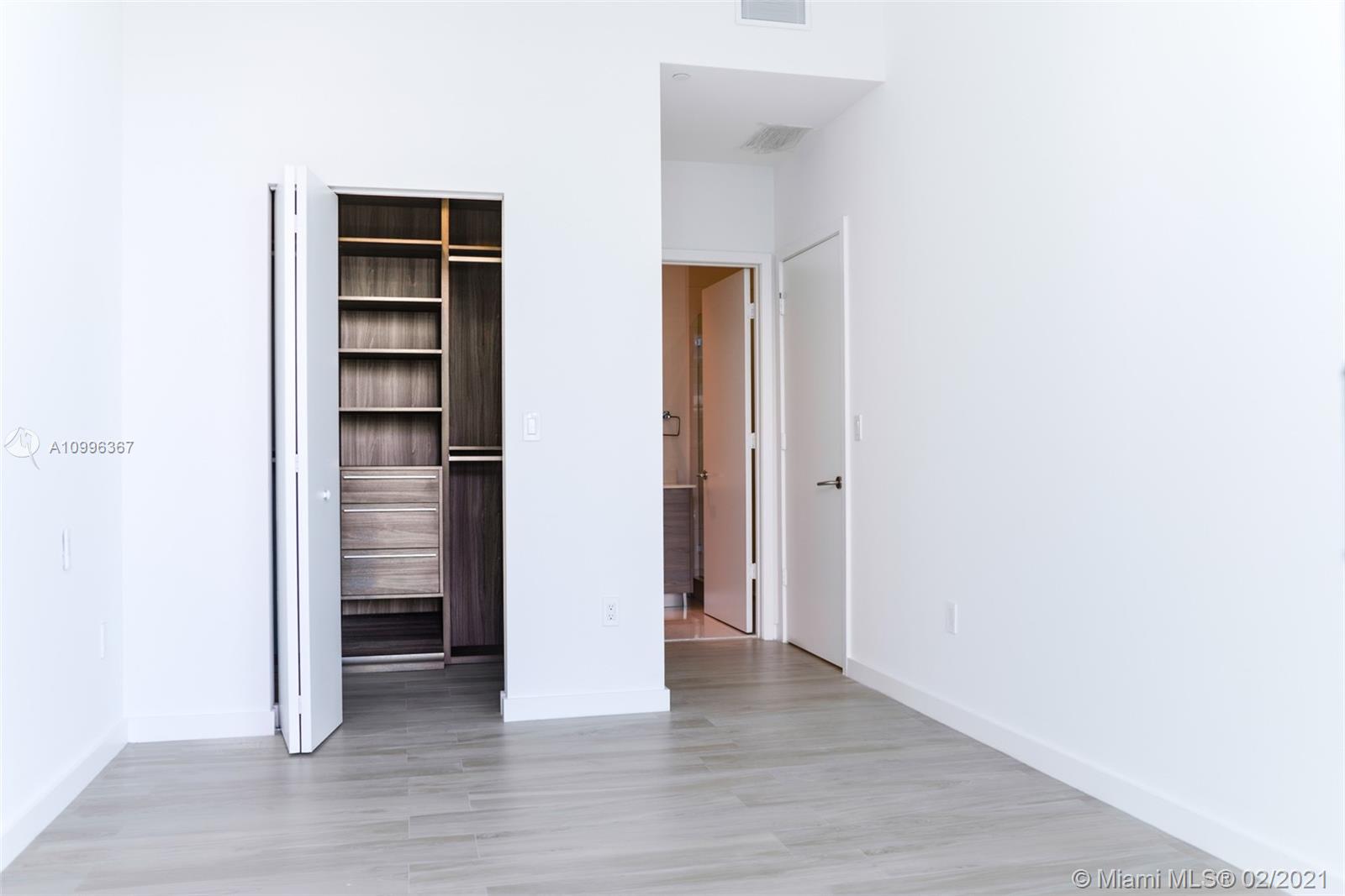 1300 S Miami Ave #PH5206 Miami, FL 33130