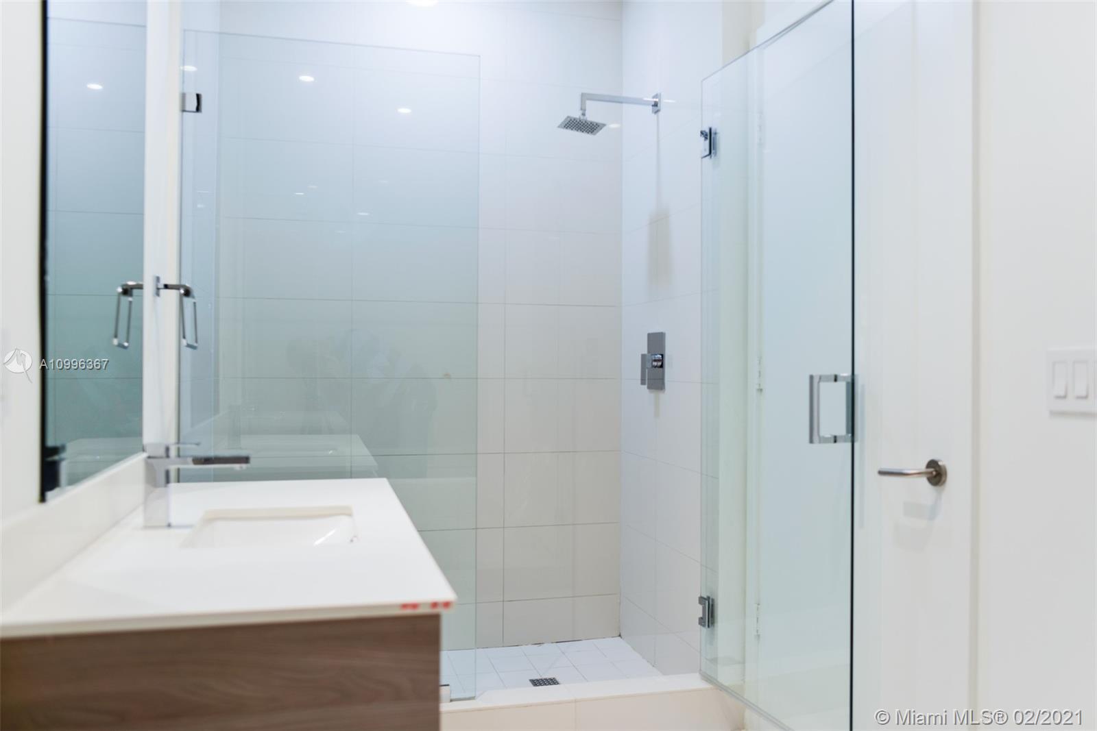 1300 S Miami Ave #PH5206 Miami, FL 33130