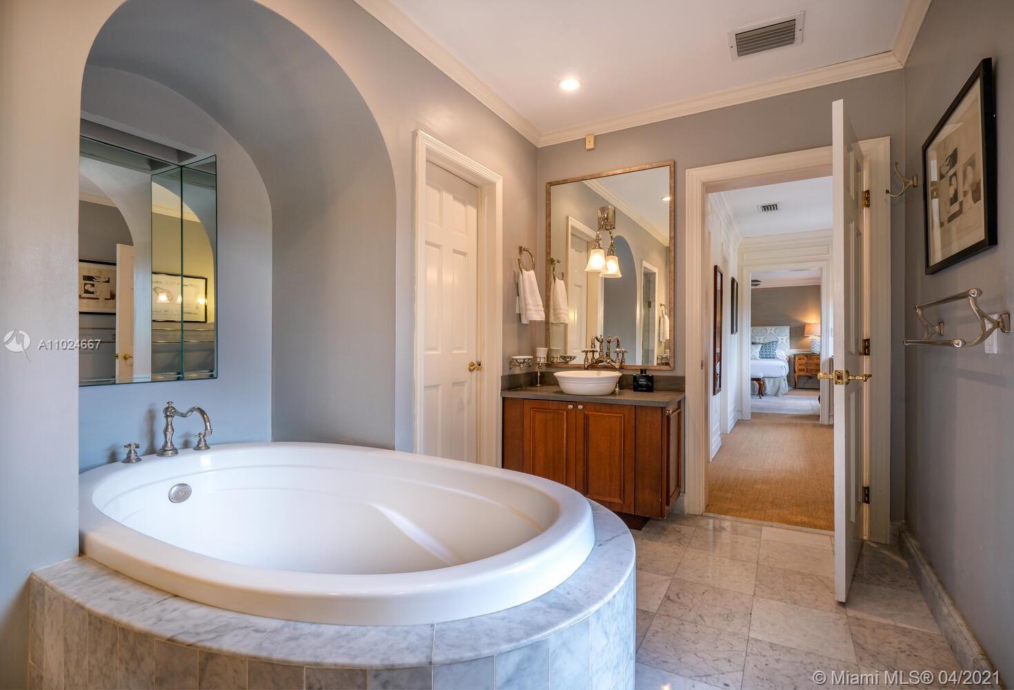 7155 Old Cutler Rd Coral Gables, FL 33143