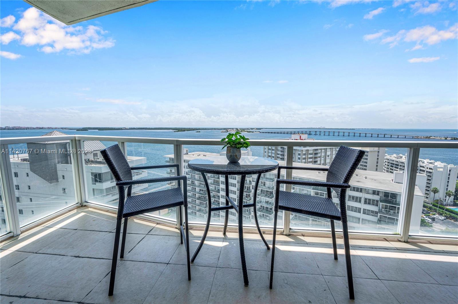 218 SE 14th St #1905 Miami, FL 33131