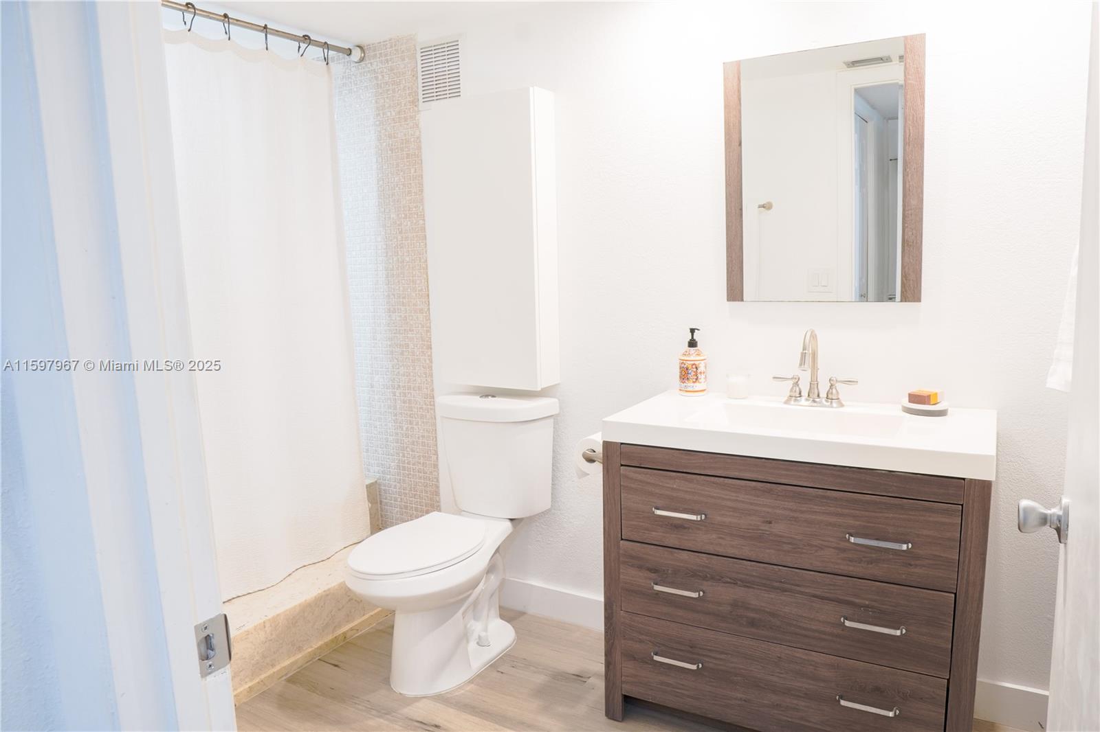 16100 Golf Clb Rd #210 Weston, FL 33326