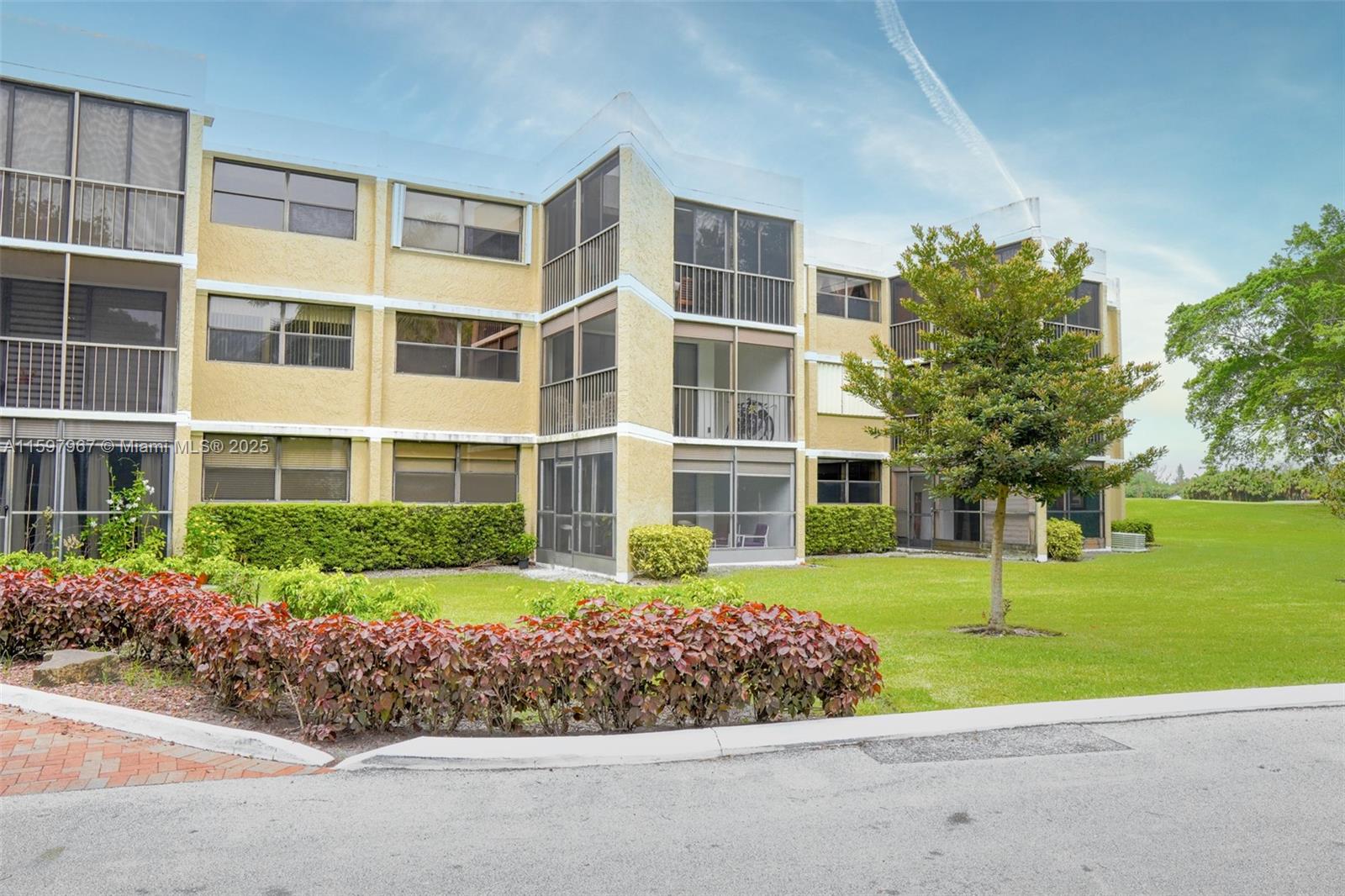 16100 Golf Clb Rd #210 Weston, FL 33326