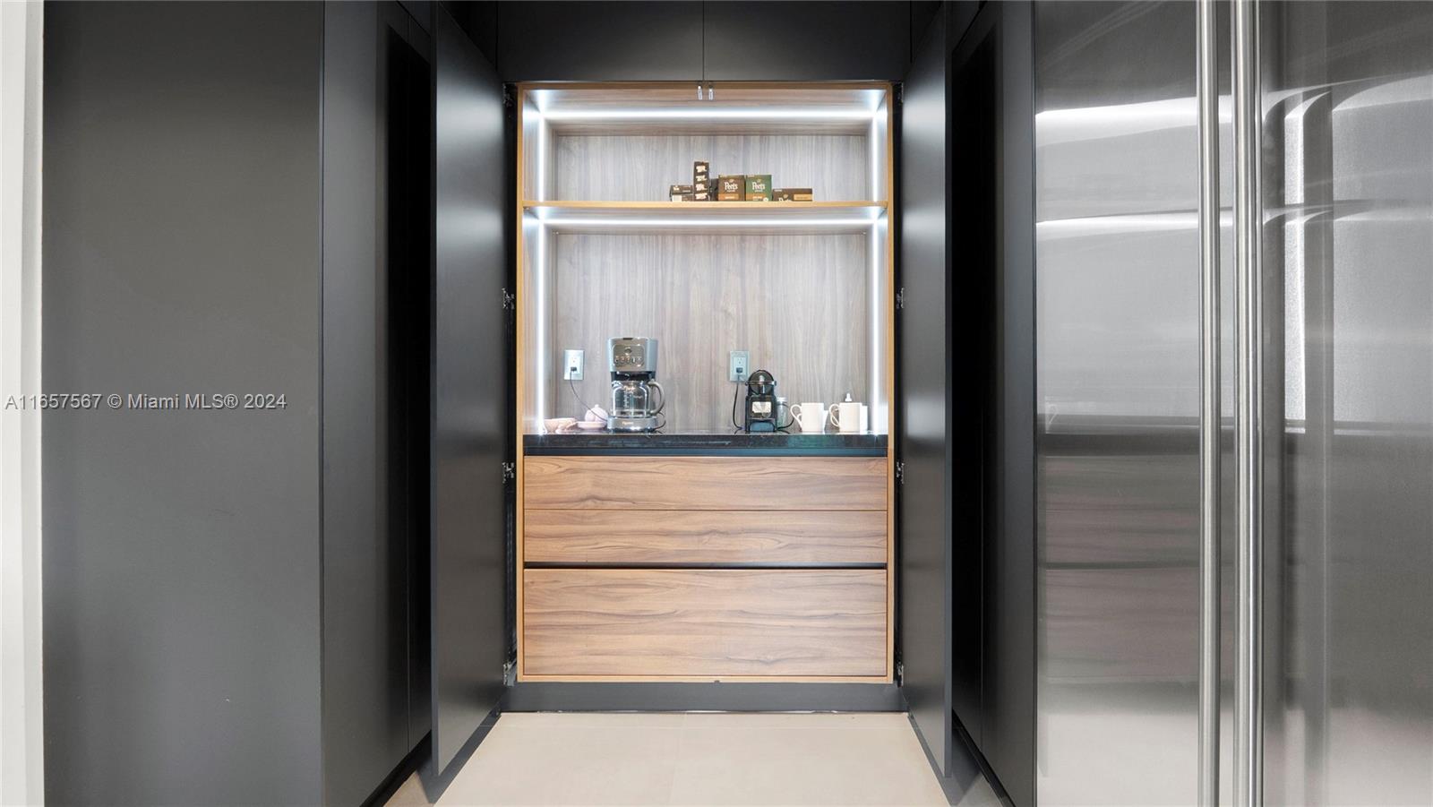 63 SW 31st Rd Miami, FL 33129