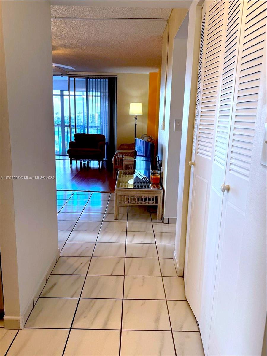 image Three Seasons Condo17