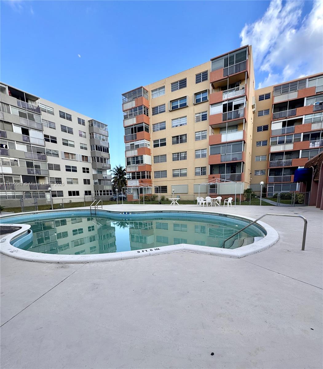 image Three Seasons Condo5