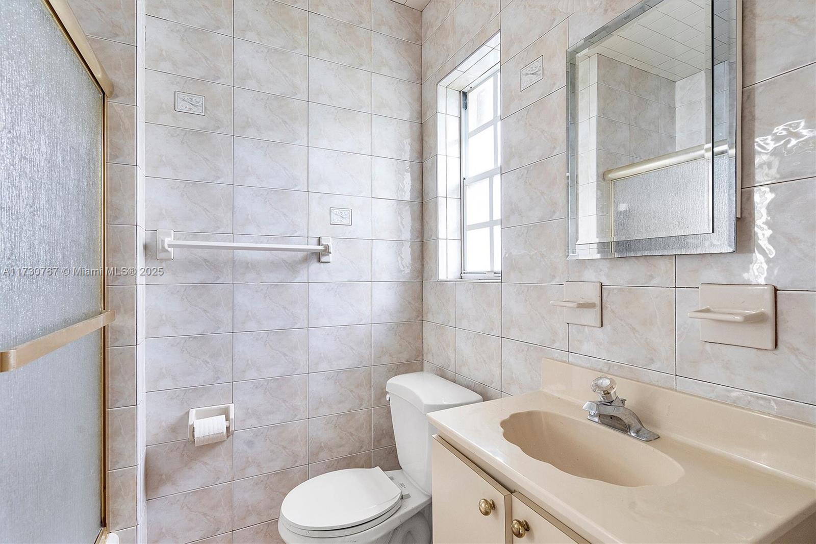 9573 Carlyle Ave Surfside, FL 33154