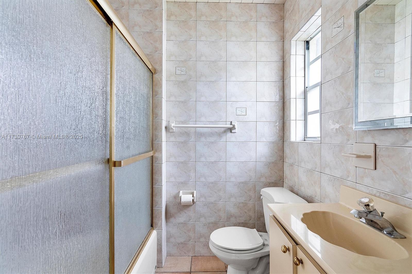 9573 Carlyle Ave Surfside, FL 33154