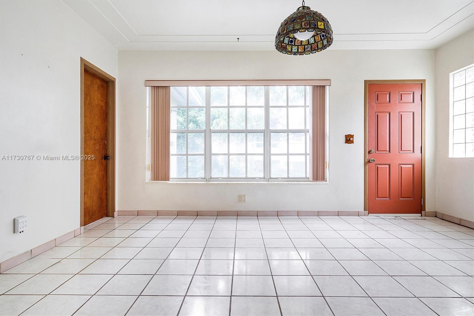 9573 Carlyle Ave Surfside, FL 33154