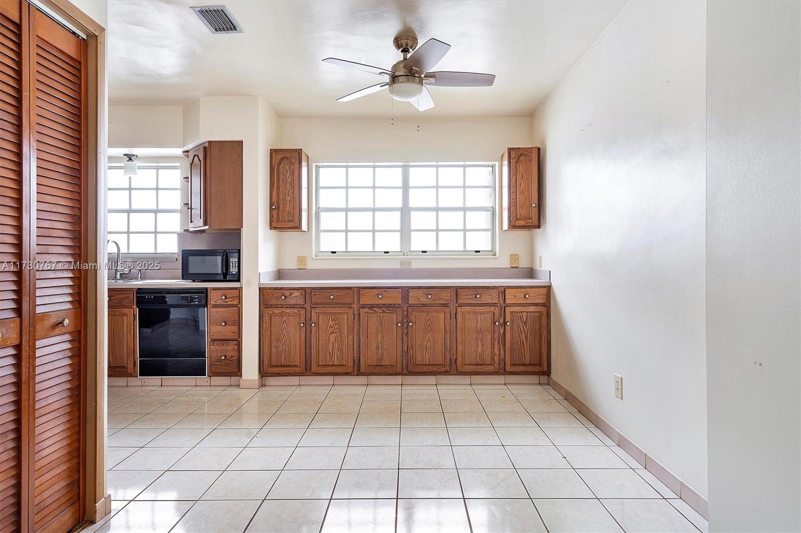 9573 Carlyle Ave Surfside, FL 33154