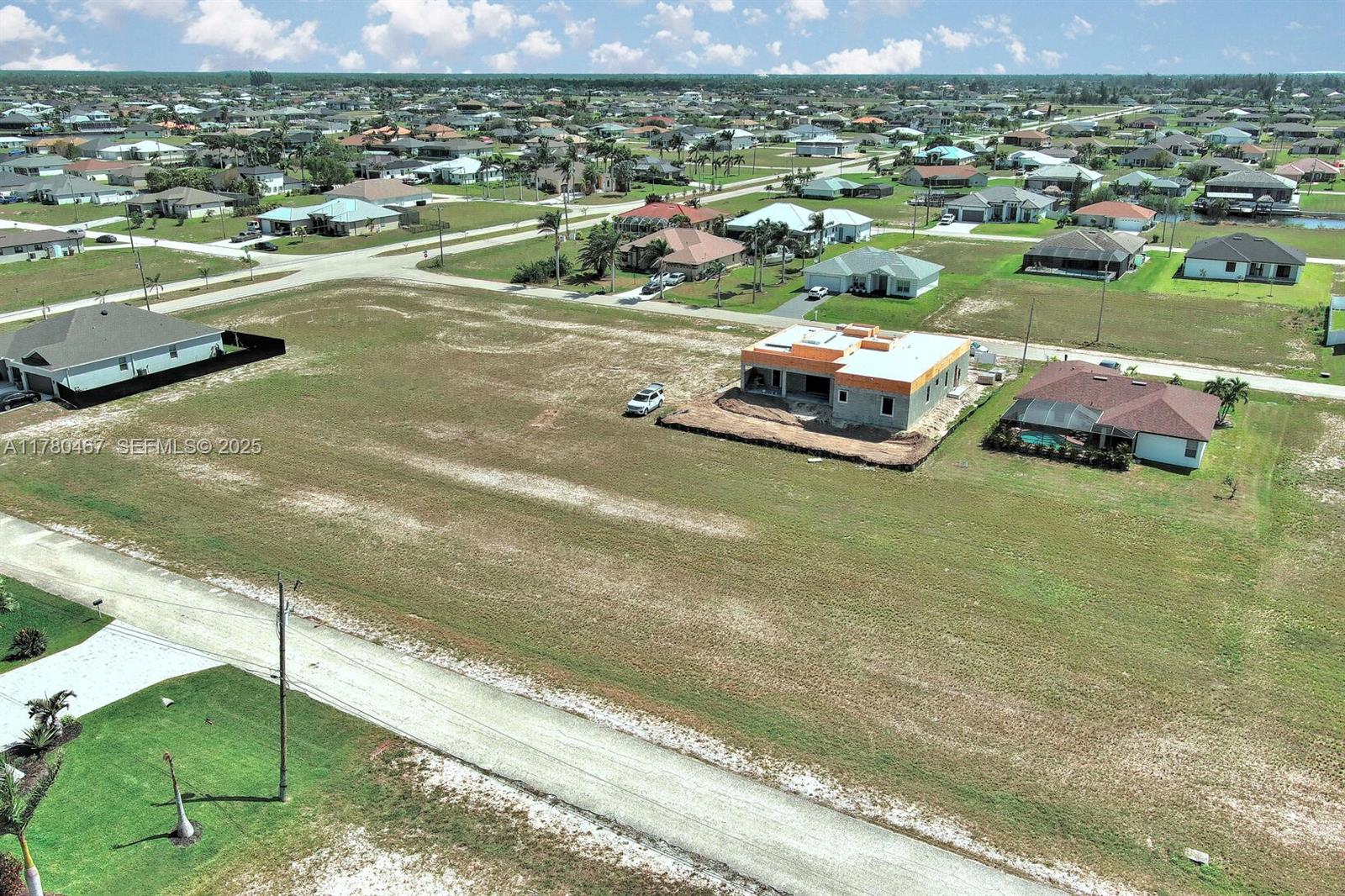 1037 NW 37th Pl, Cape Coral, FL 33993
