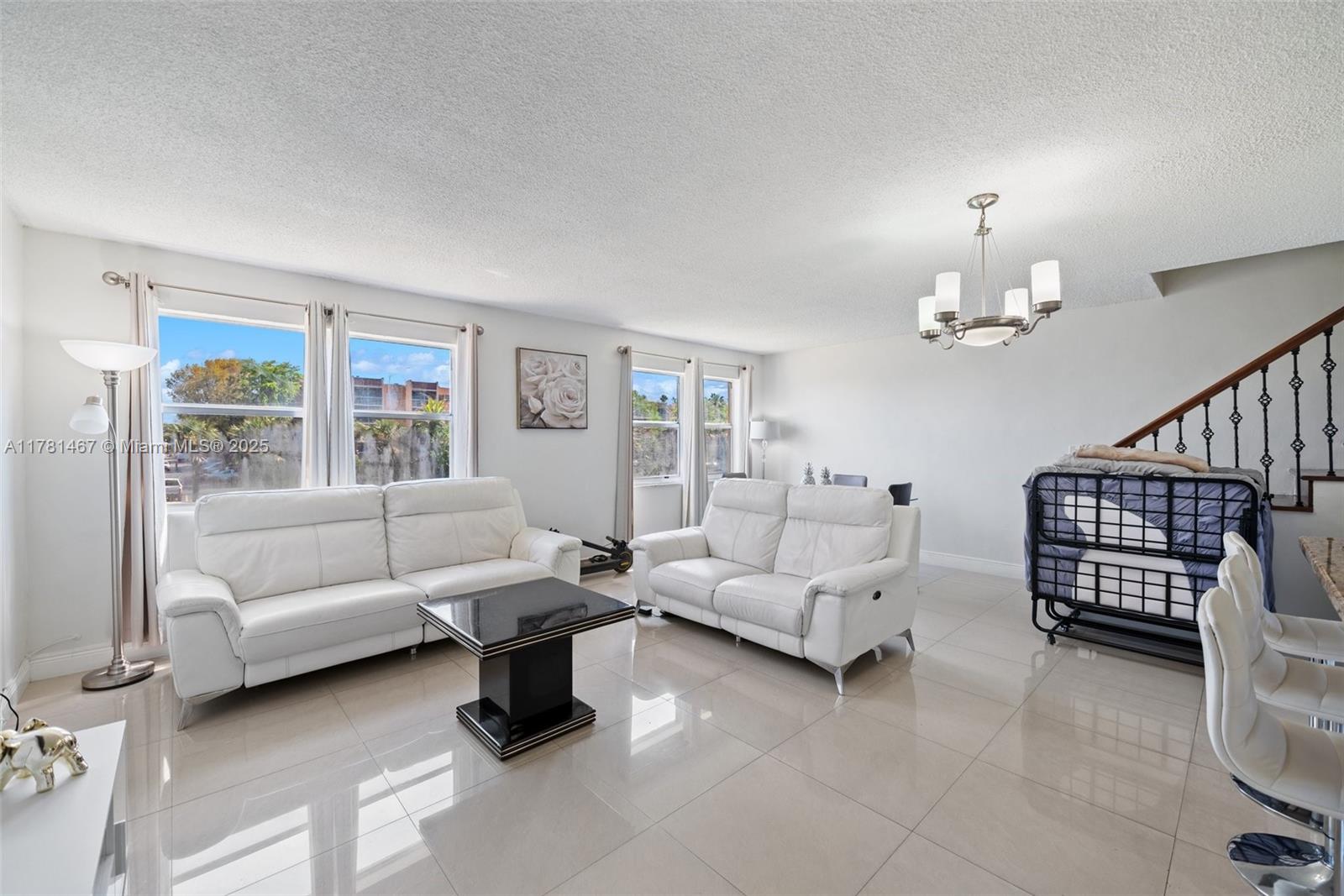 image WESTLAND PLAZA GARDENS0