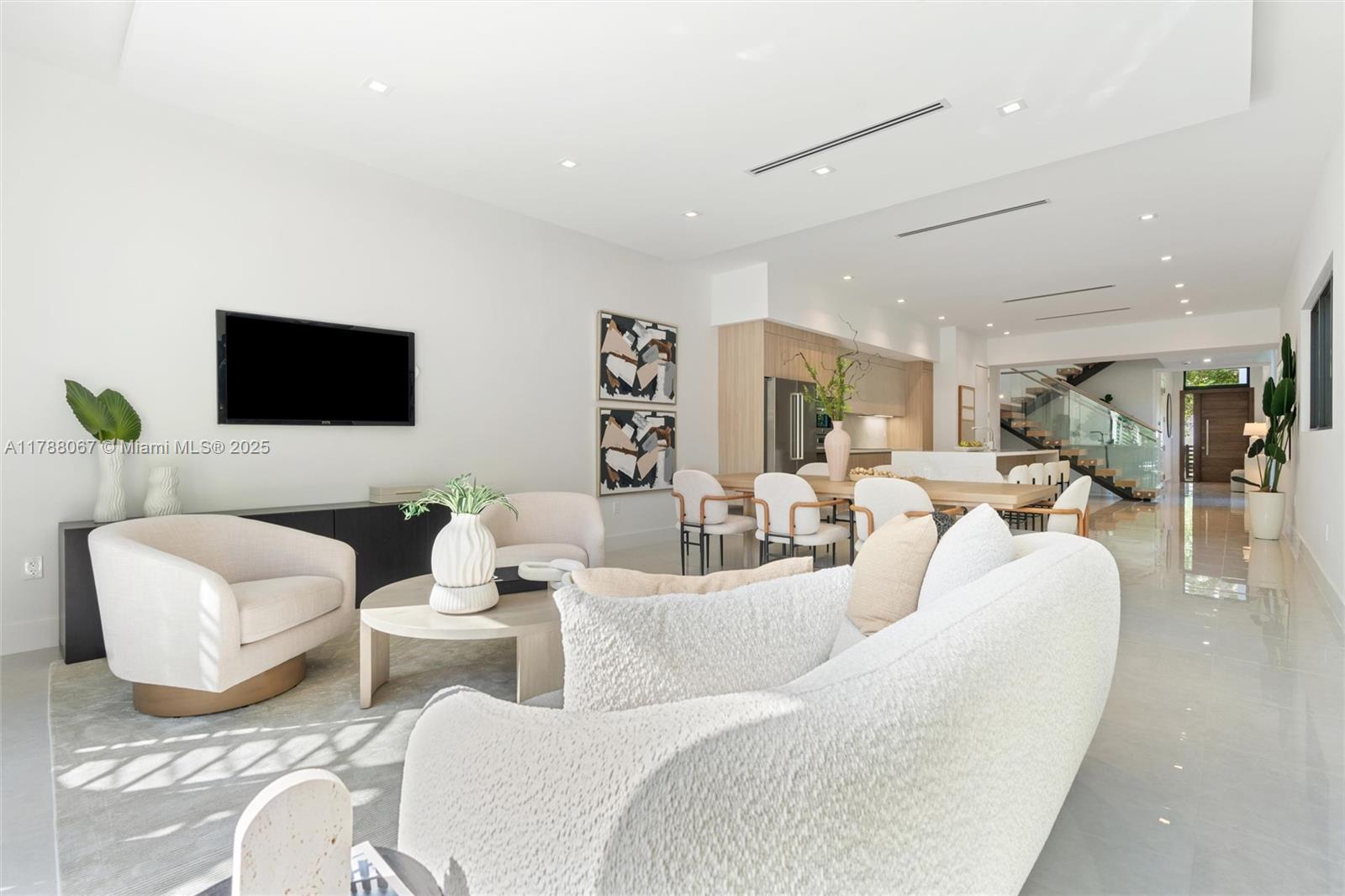 1233 SW 13rd Ave Miami, FL 33135