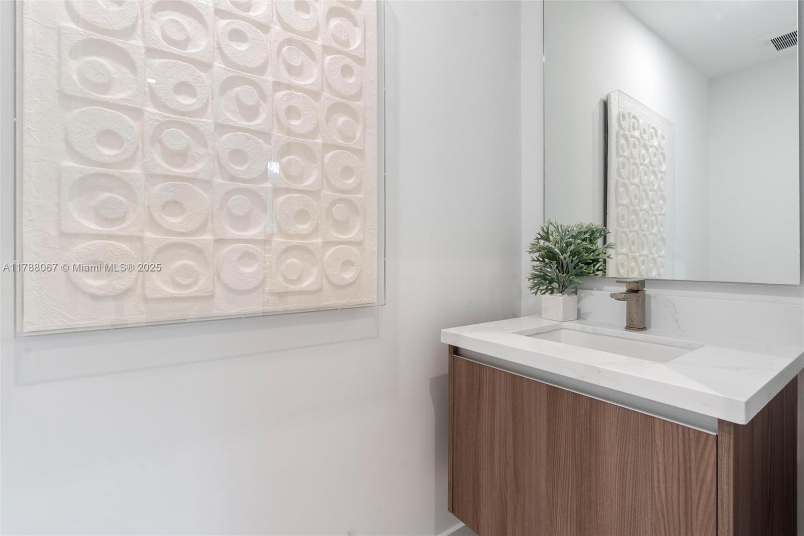 1233 SW 13rd Ave Miami, FL 33135