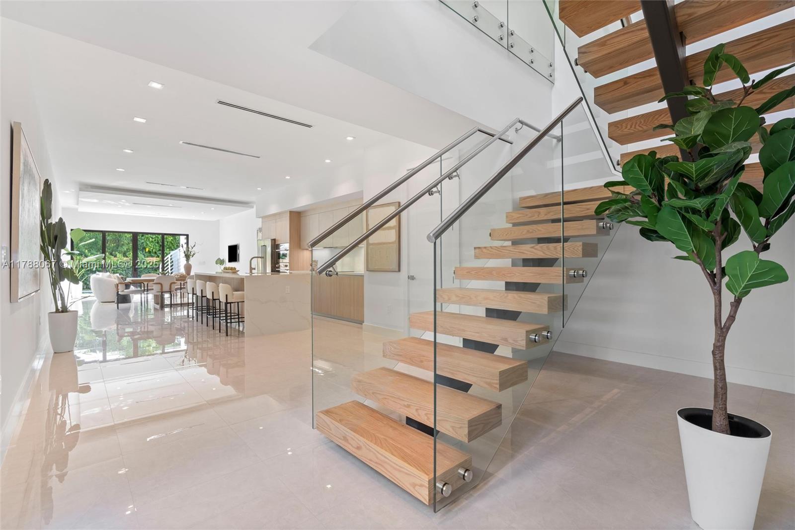 1233 SW 13rd Ave Miami, FL 33135