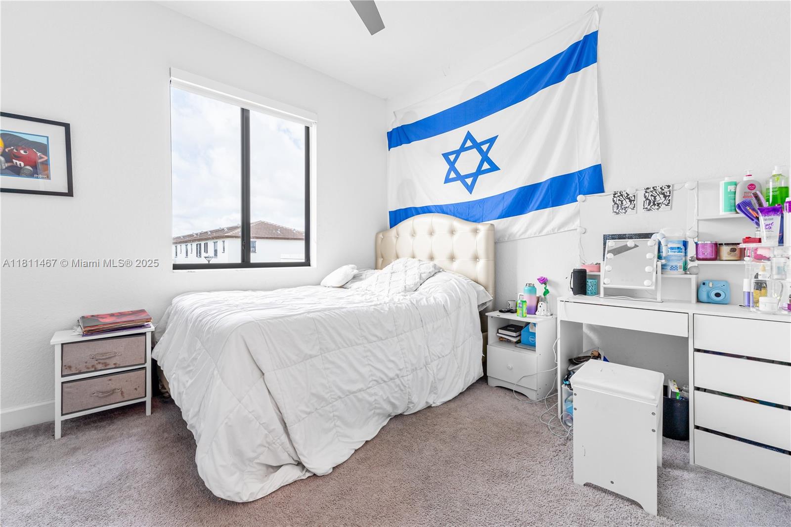 817 NE 211th St Miami, FL 33179