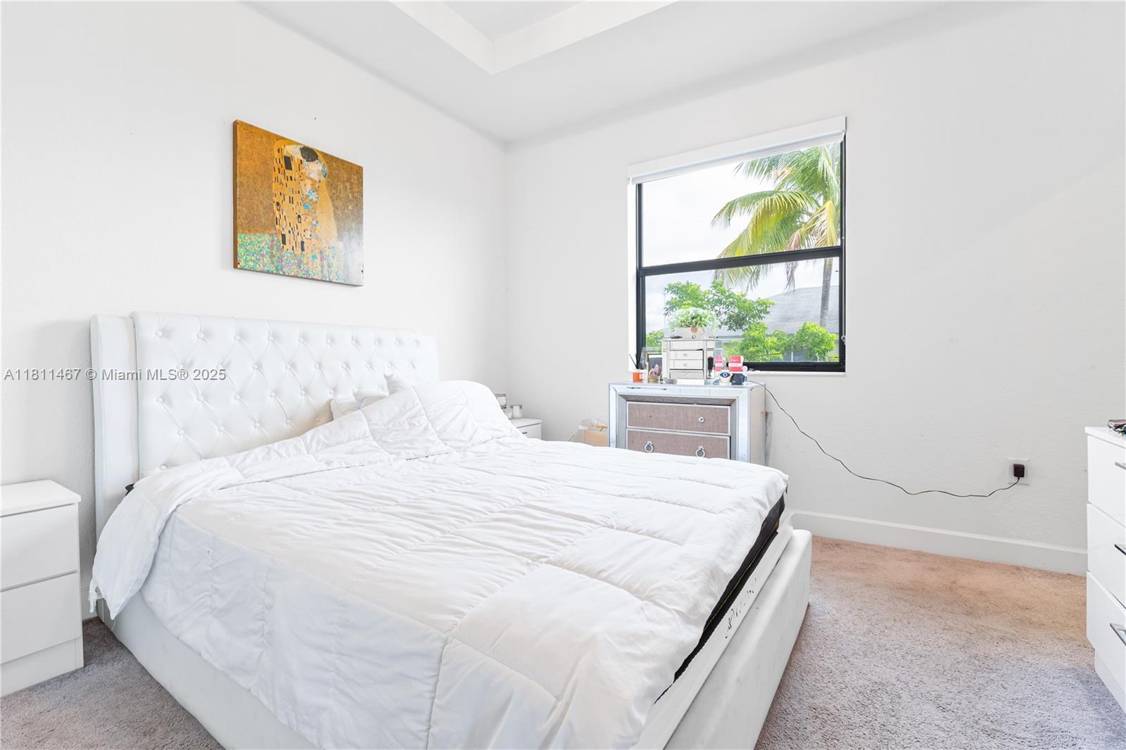 817 NE 211th St Miami, FL 33179