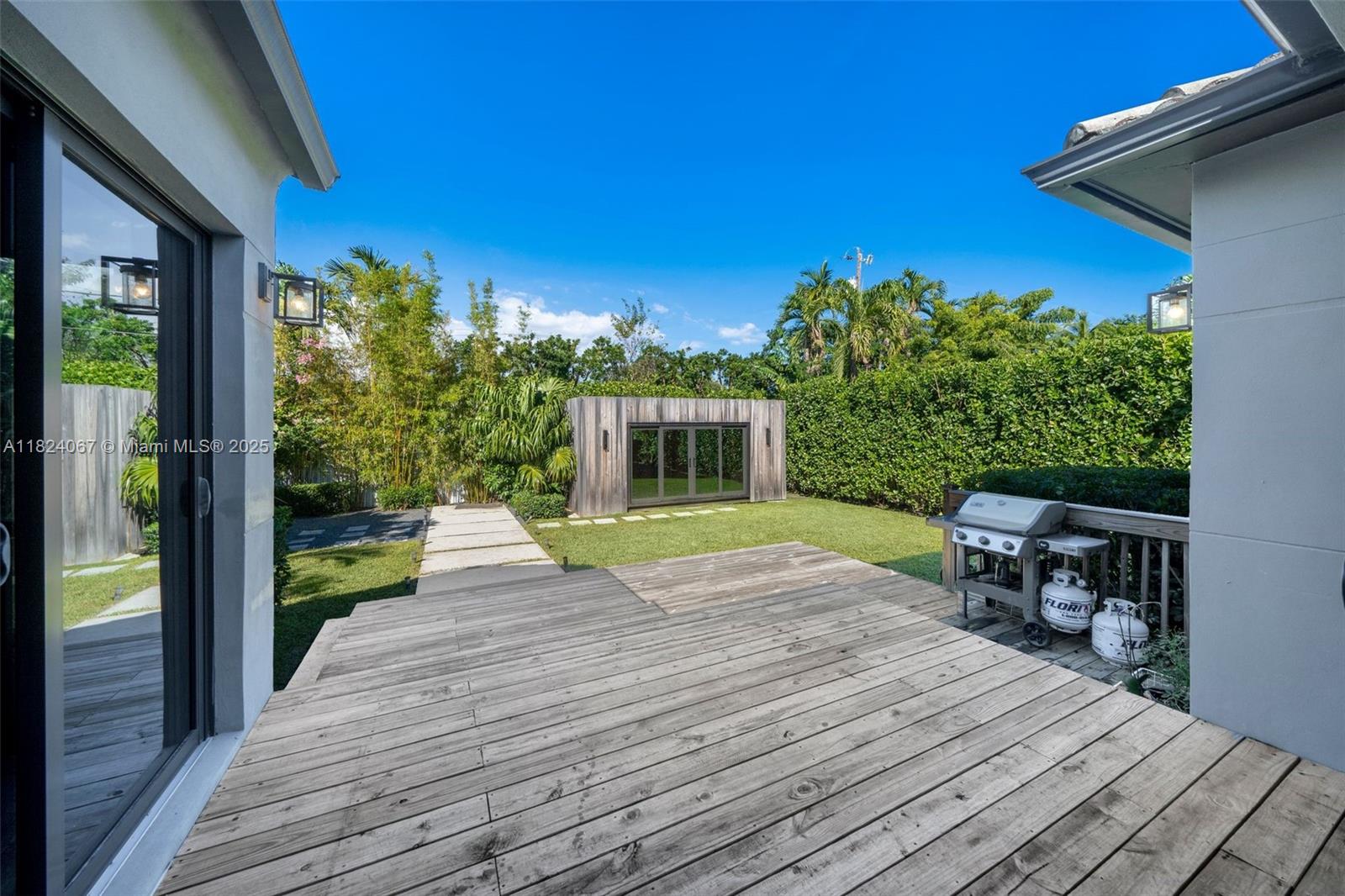 861 NE 74th St Miami, FL 33138