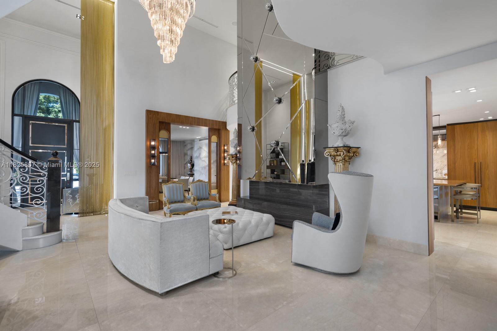 176 S Hibiscus Dr Miami Beach, FL 33139