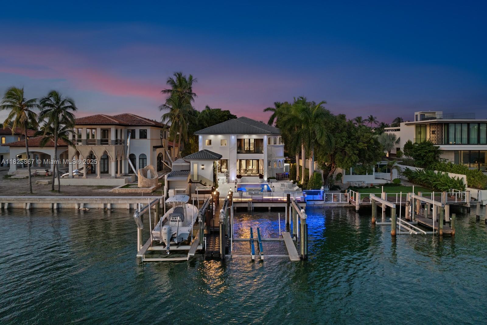 176 S Hibiscus Dr Miami Beach, FL 33139