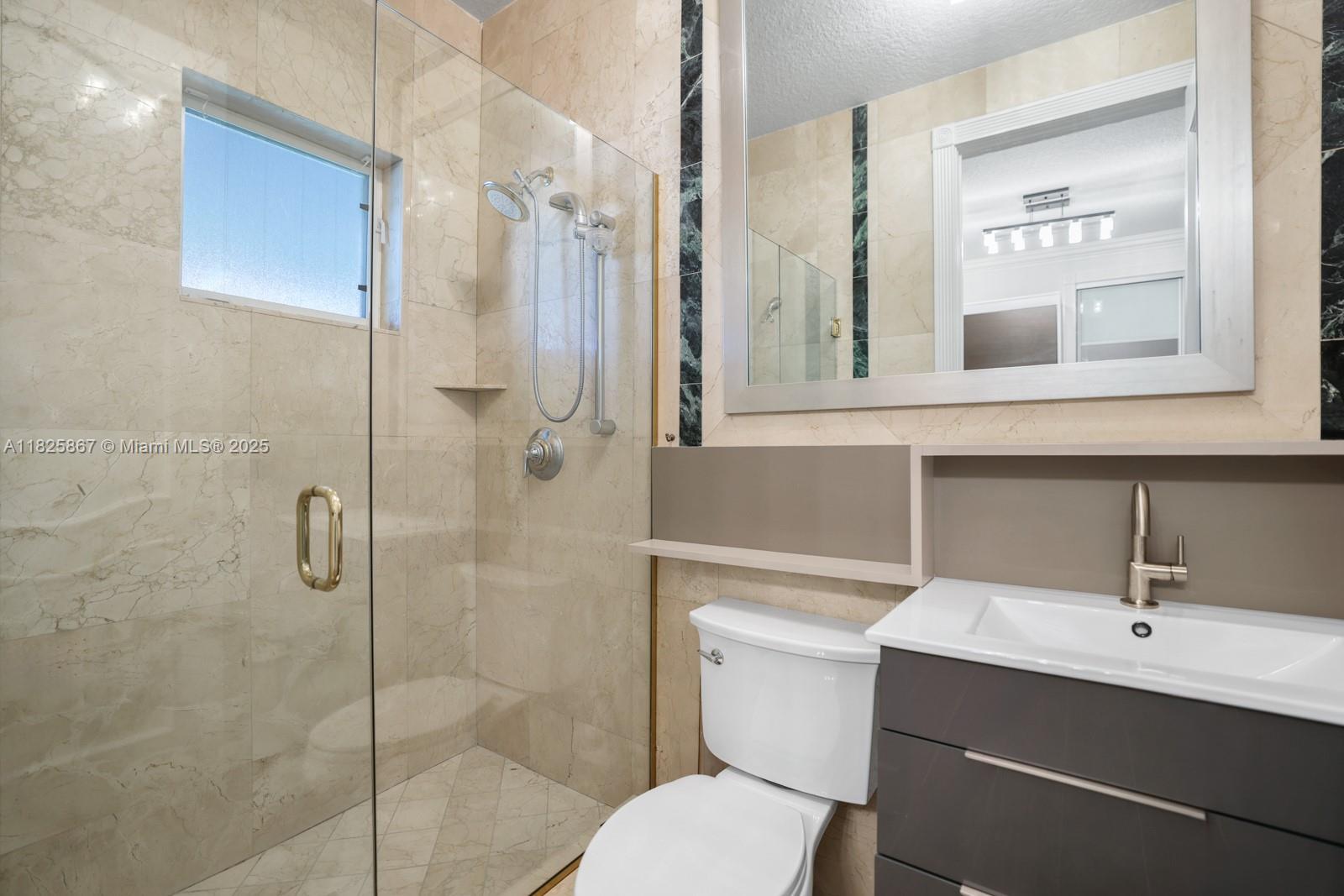 176 S Hibiscus Dr Miami Beach, FL 33139