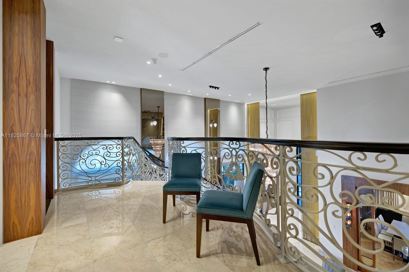 176 S Hibiscus Dr Miami Beach, FL 33139