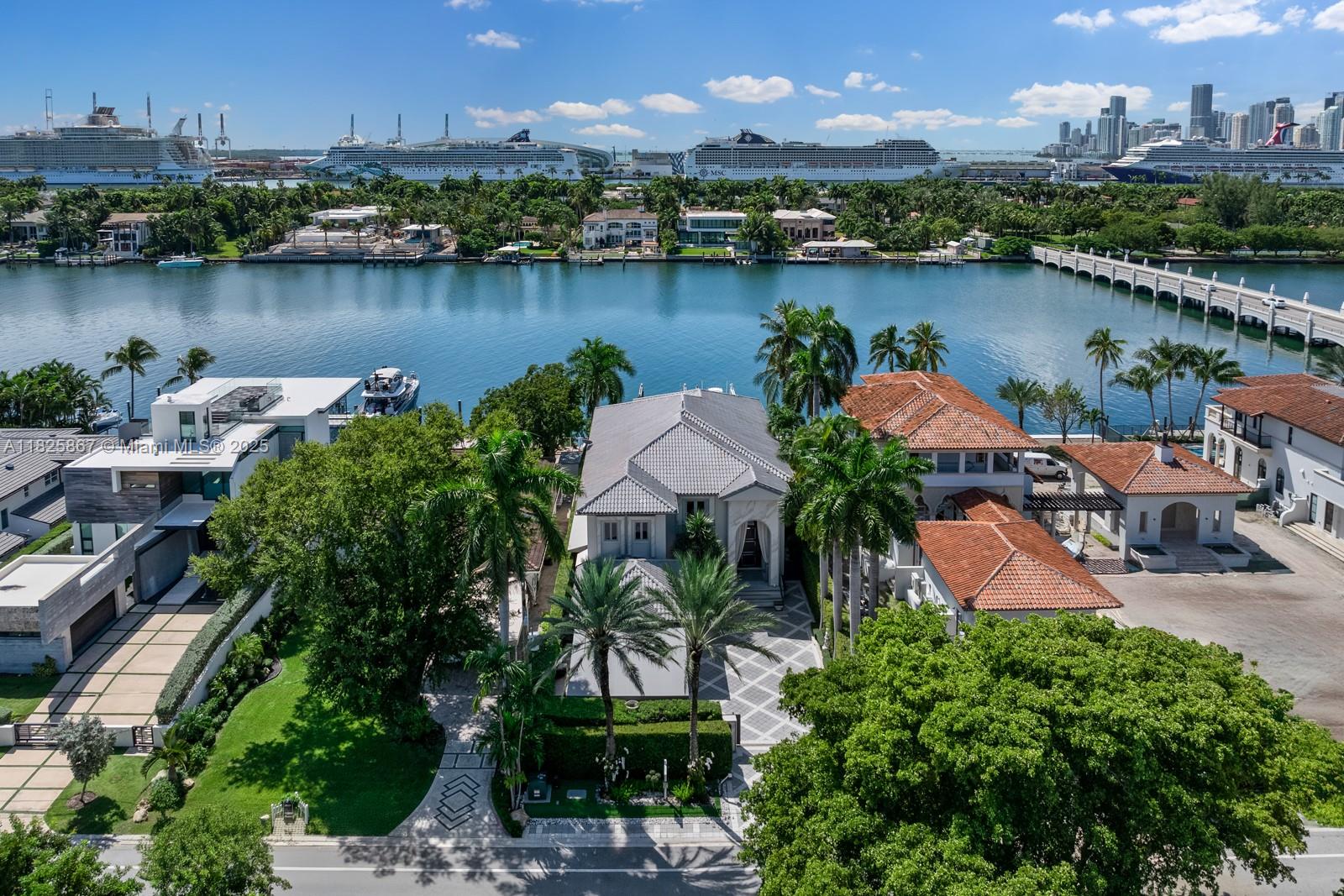 176 S Hibiscus Dr Miami Beach, FL 33139