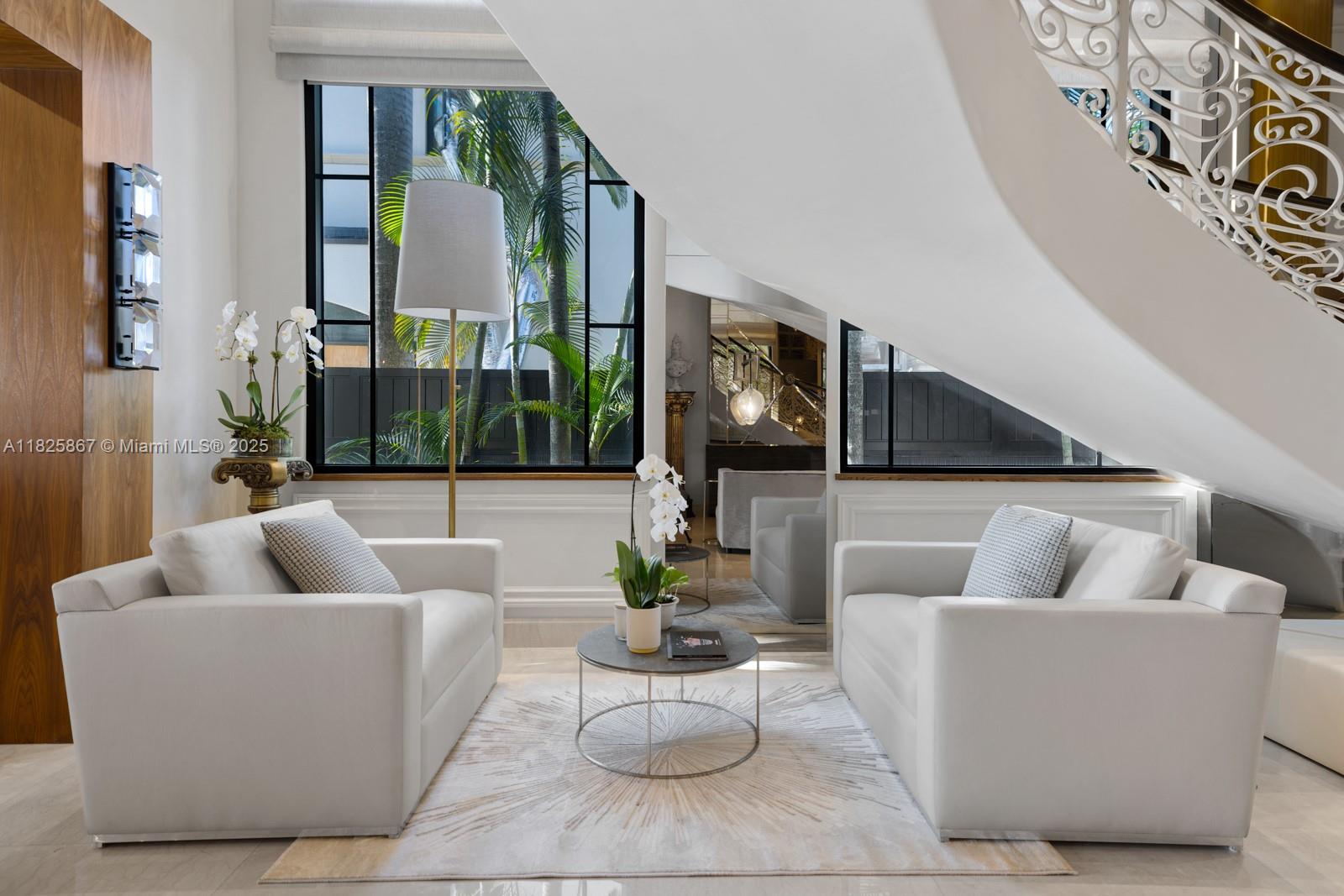 176 S Hibiscus Dr Miami Beach, FL 33139