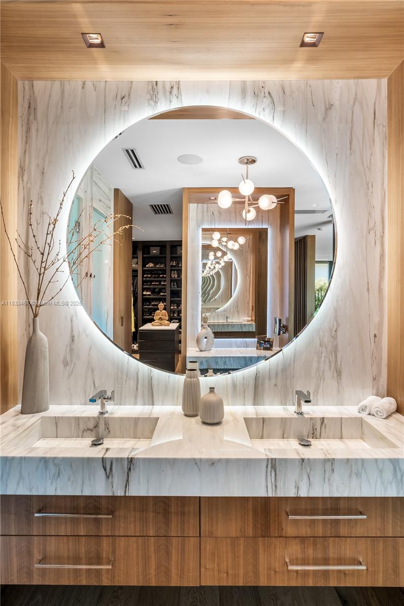 3910 Battersea Rd Miami, FL 33133