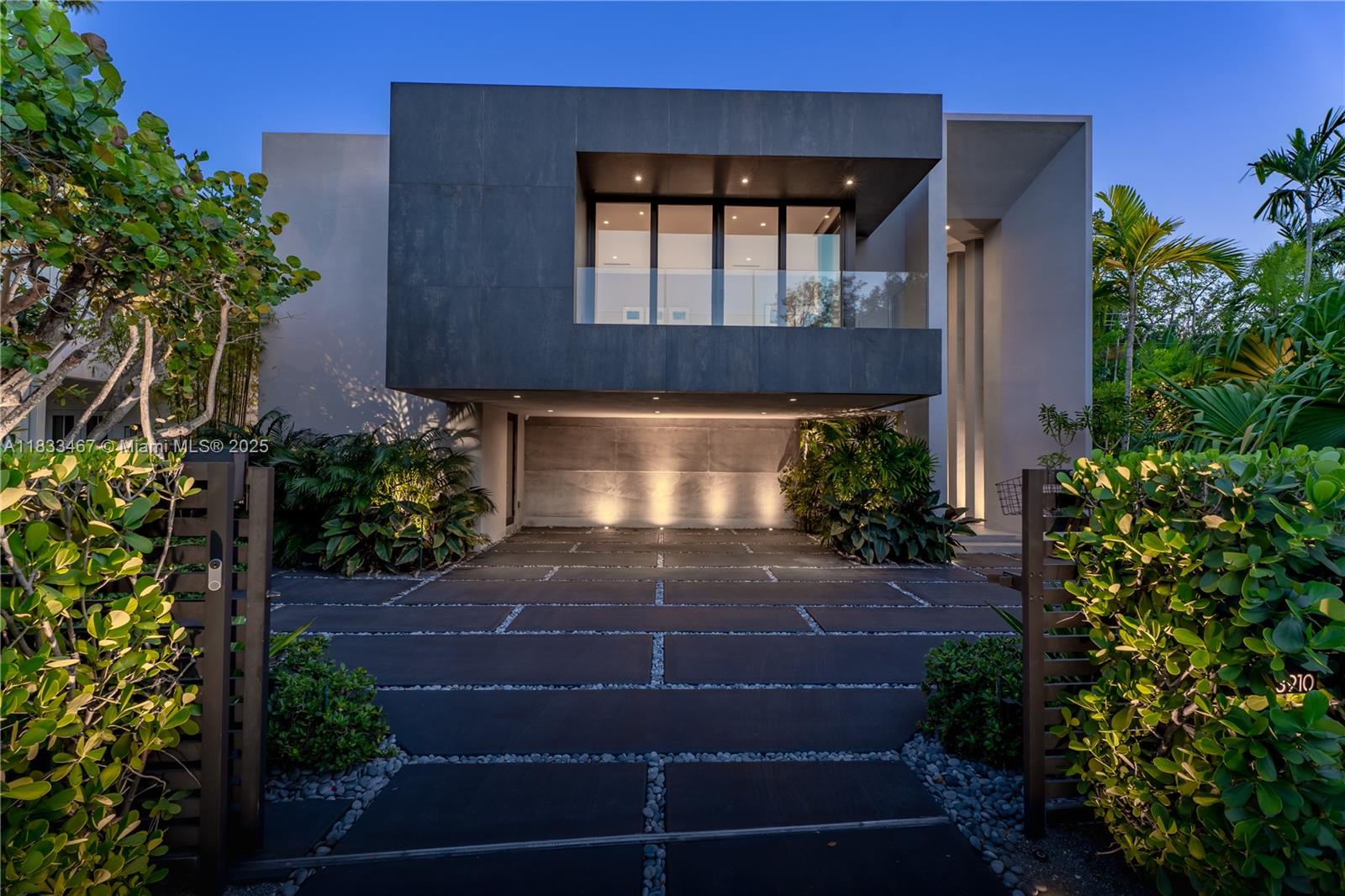 3910 Battersea Rd Miami, FL 33133