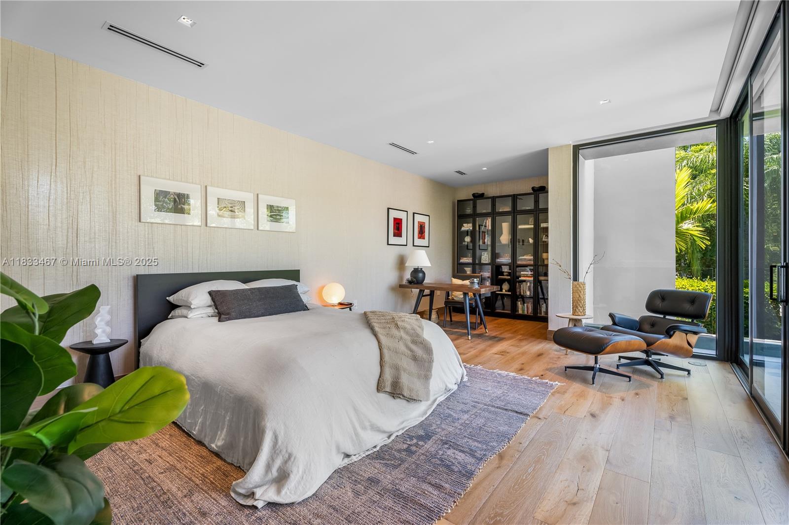 3910 Battersea Rd Miami, FL 33133