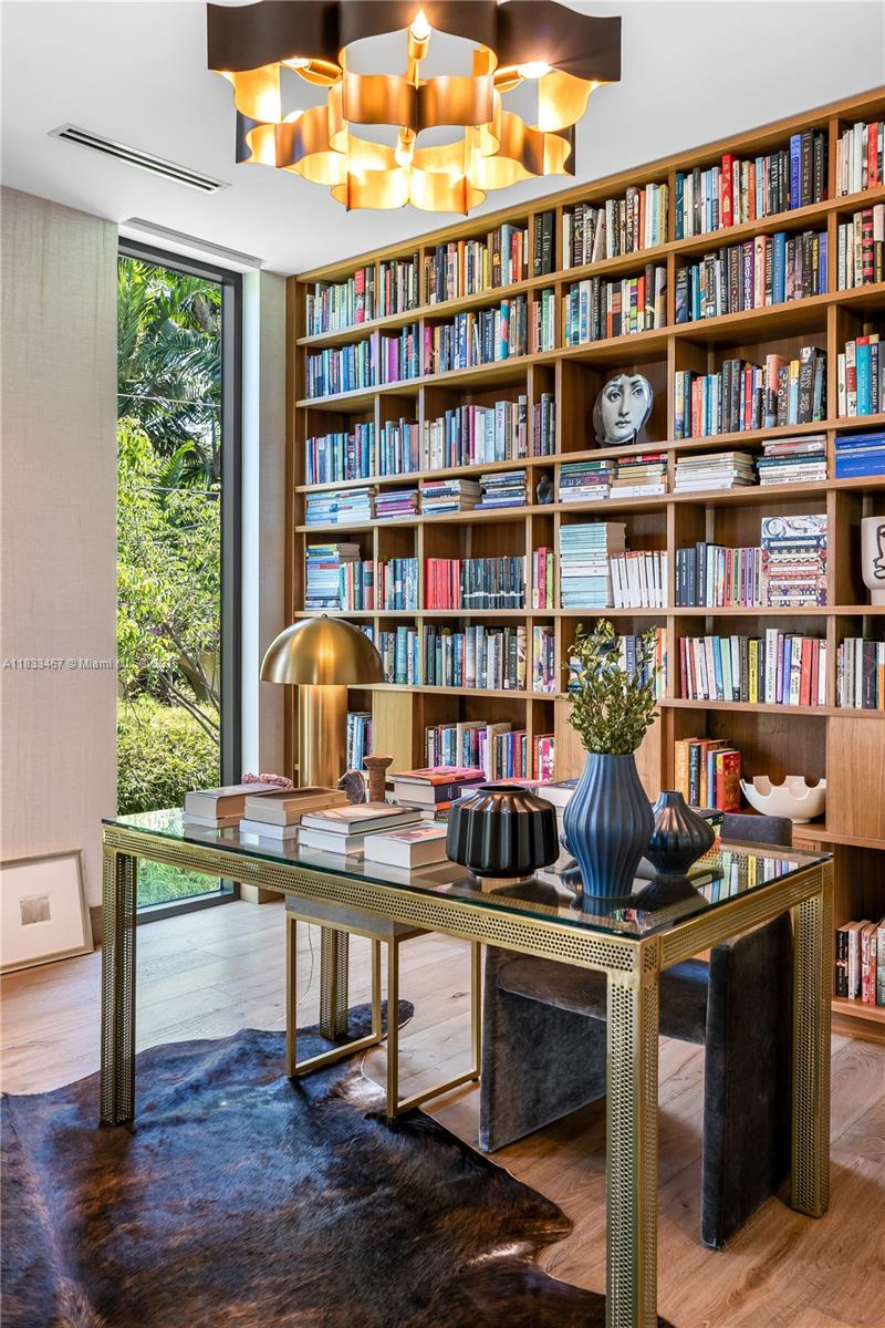 3910 Battersea Rd Miami, FL 33133