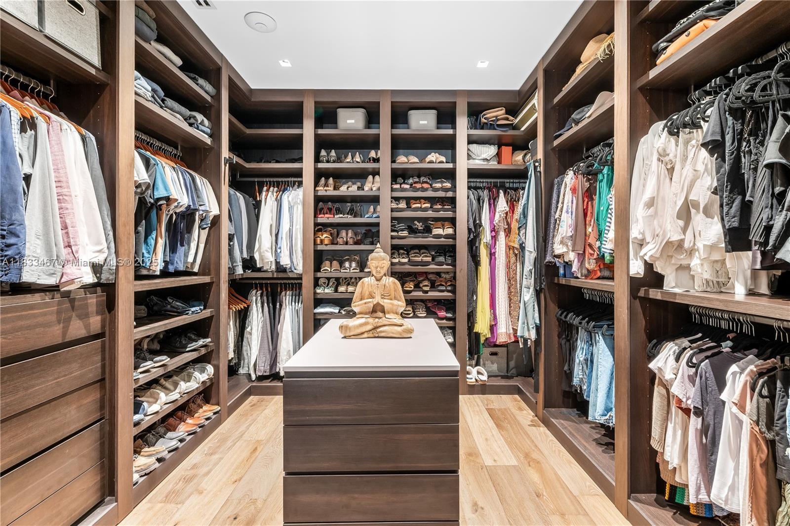 3910 Battersea Rd Miami, FL 33133