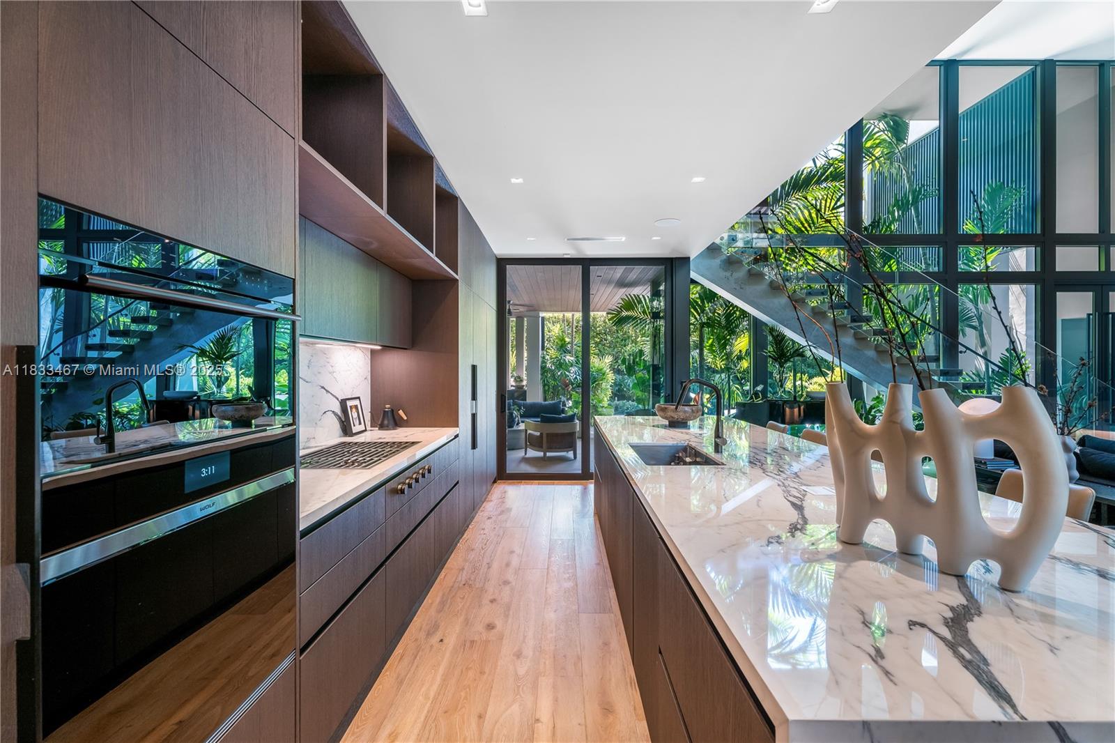 3910 Battersea Rd Miami, FL 33133