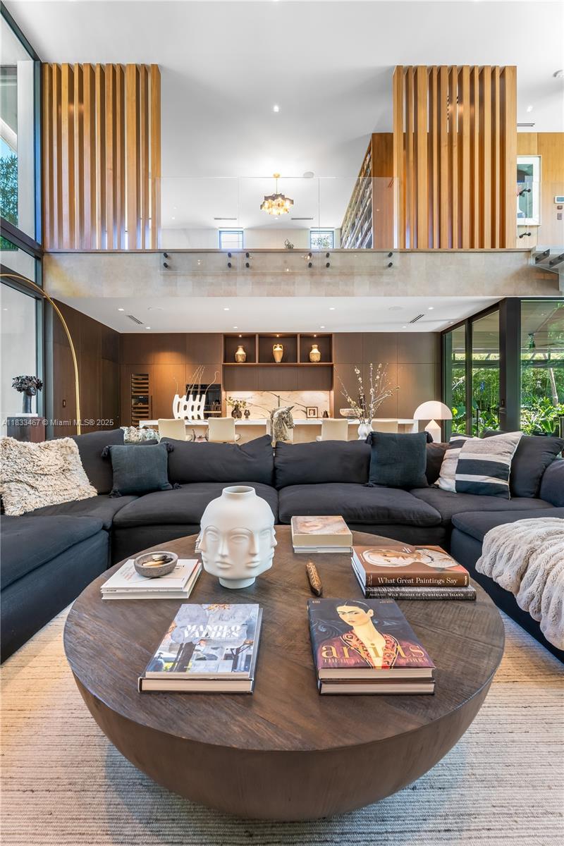 3910 Battersea Rd Miami, FL 33133