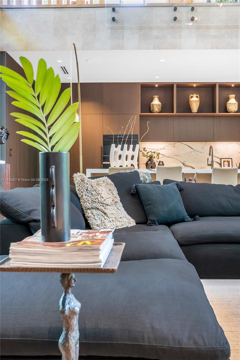 3910 Battersea Rd Miami, FL 33133