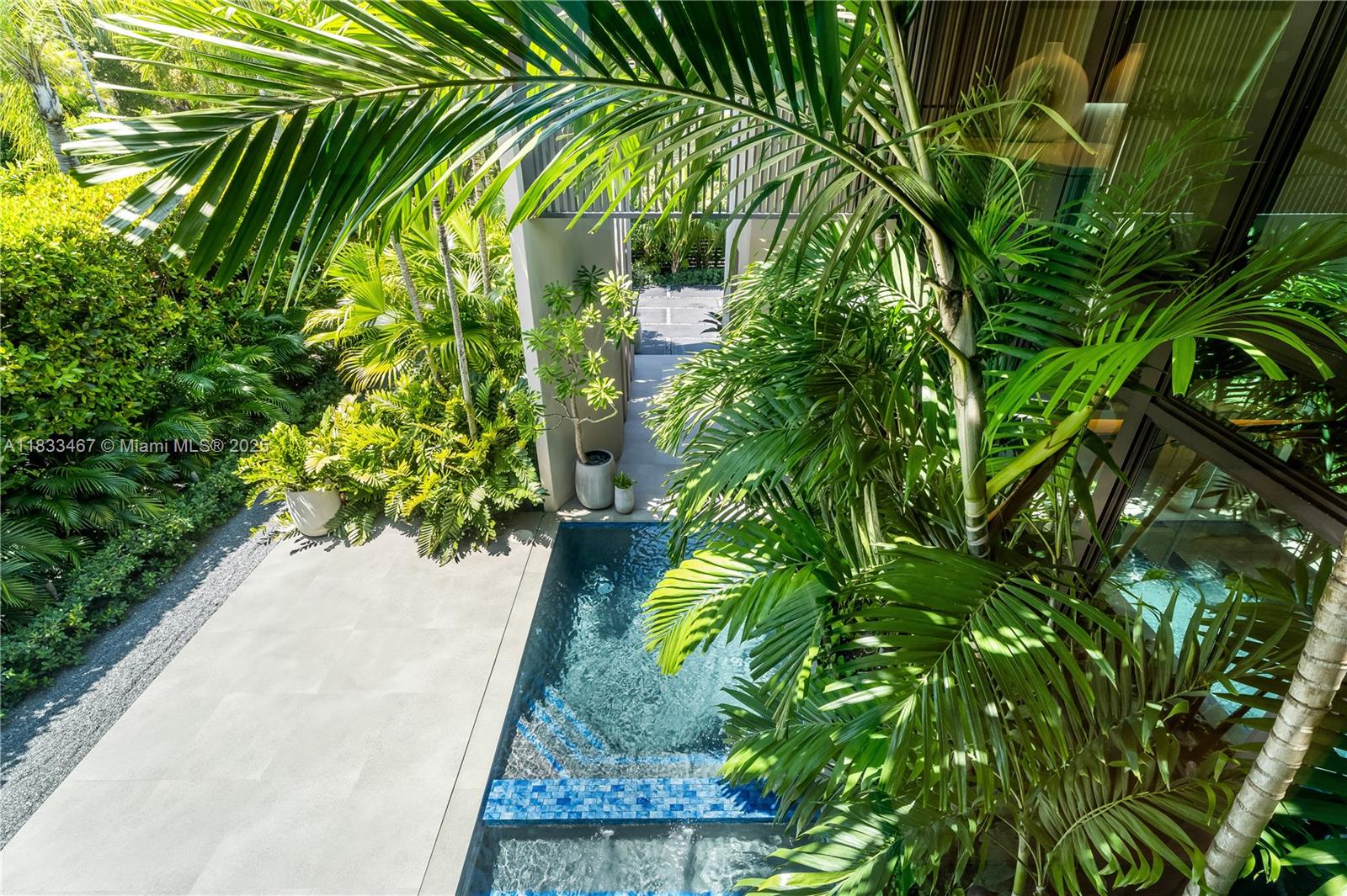 3910 Battersea Rd Miami, FL 33133