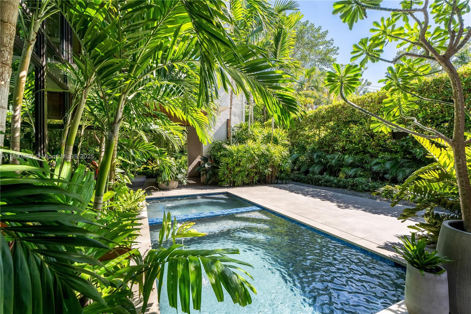 3910 Battersea Rd Miami, FL 33133