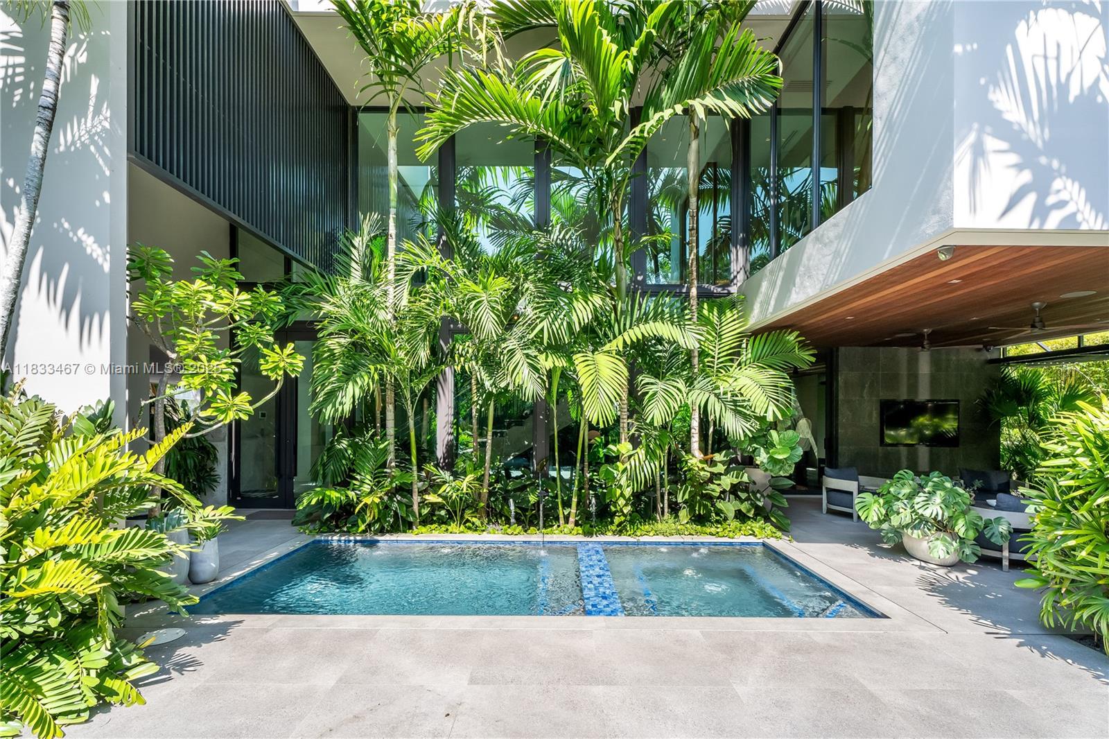 3910 Battersea Rd Miami, FL 33133