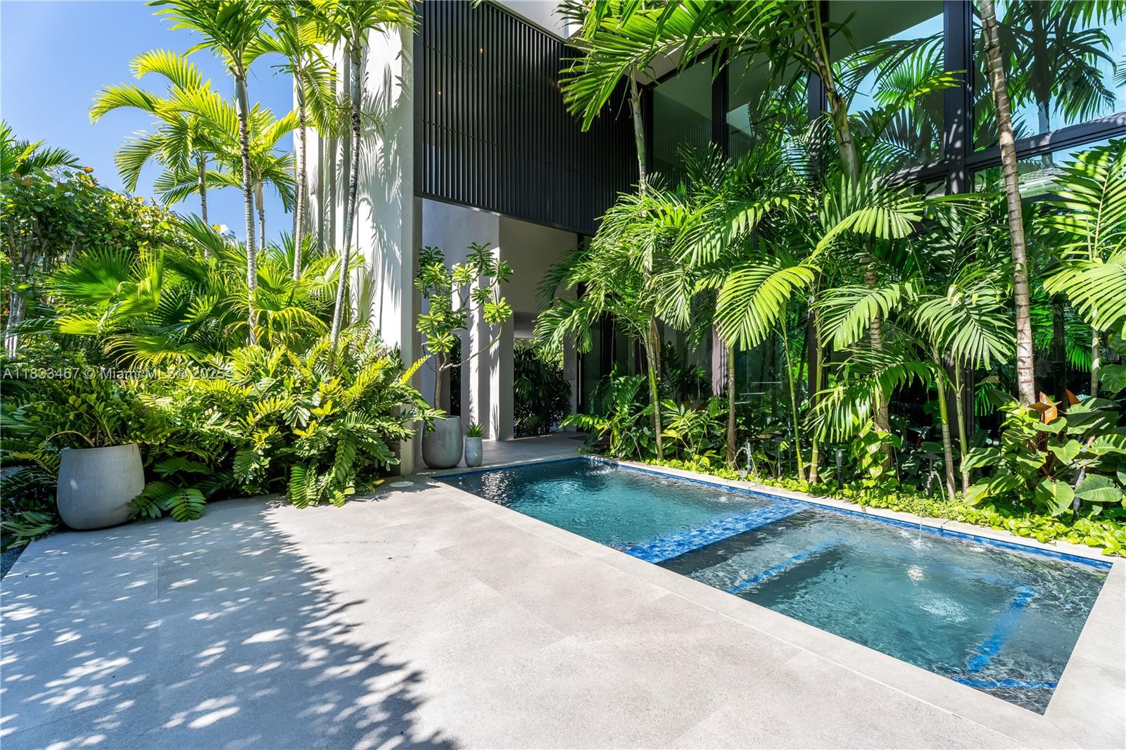 3910 Battersea Rd Miami, FL 33133