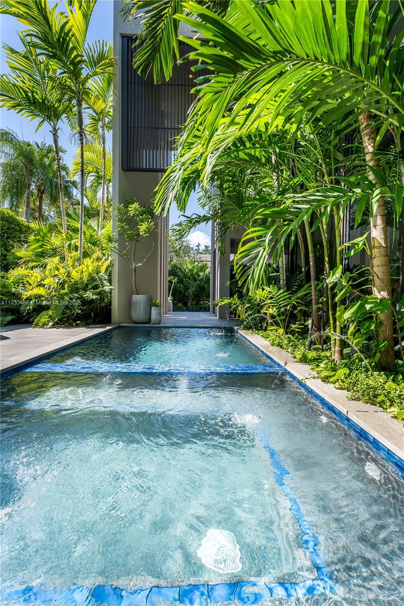 3910 Battersea Rd Miami, FL 33133