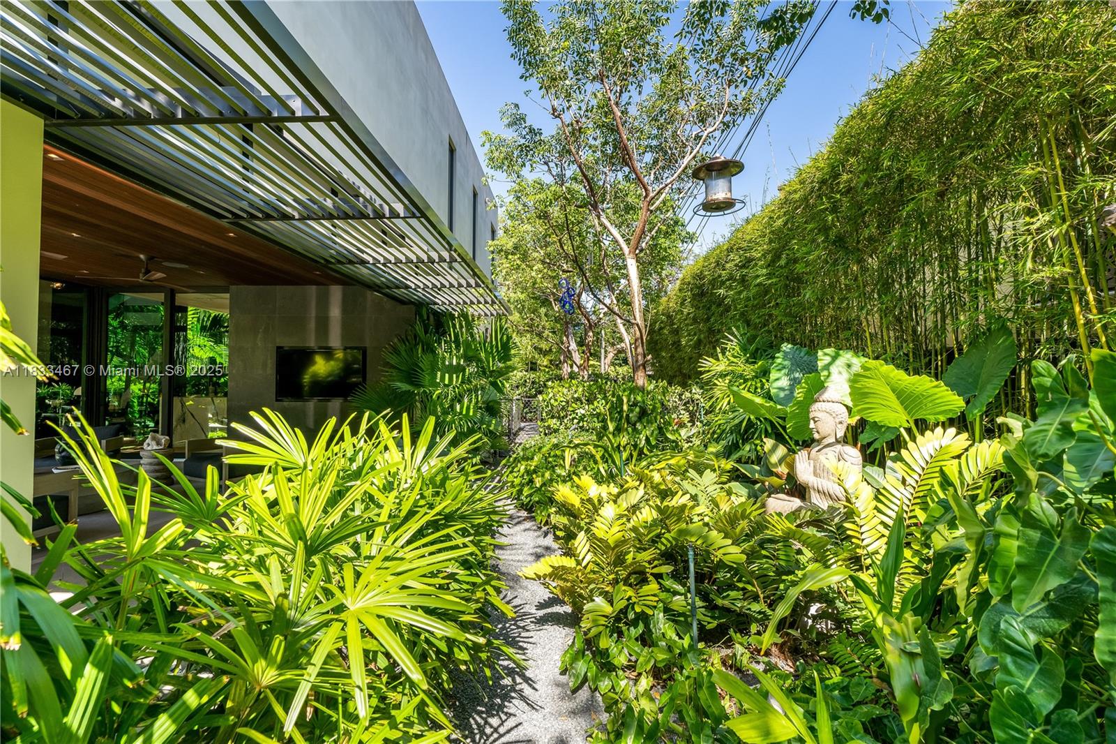 3910 Battersea Rd Miami, FL 33133